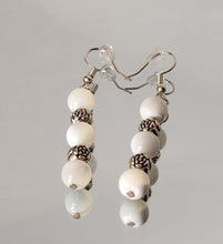 Load image into Gallery viewer, Mother of Pearl Stone Beads Earrings