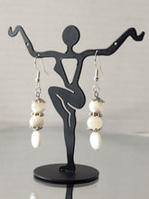 Load image into Gallery viewer, Mother of Pearl Stone Beads Earrings